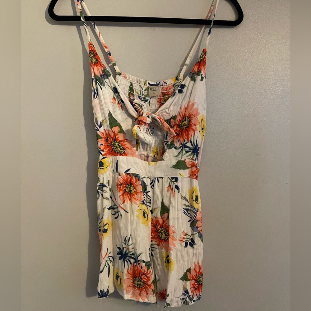 Boho White Romper With Flowers Size:L
